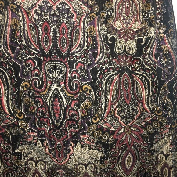 Croft & Barrow black, white, & maroon designed soft velour corduroy skirt 12 - Picture 3 of 3